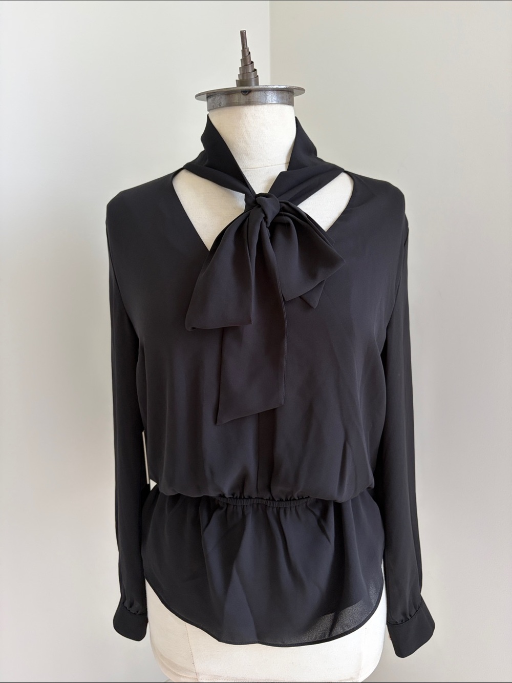 🇨🇦Babaton Aritzia Black "Lucas" Tie-Neck Blouse Long Sleeve Peplum Top - Size M